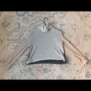 Crop light/airy sweater